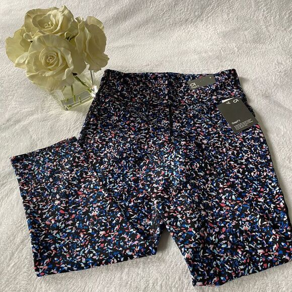 nwt GapFit Women's Small Crop Legging Graffiti - Picture 3 of 5